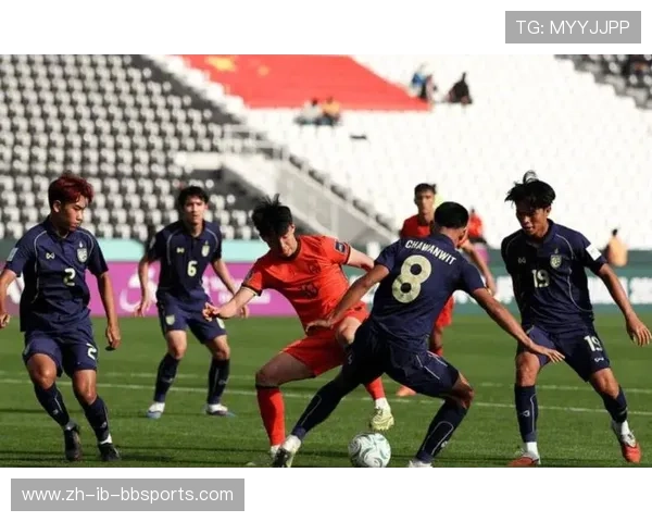 足球比赛中的全员防守与进攻推进 足球比赛中的全员防守与进攻推进